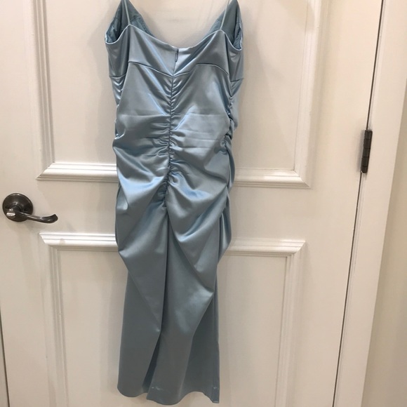 Dress - Picture 3 of 4